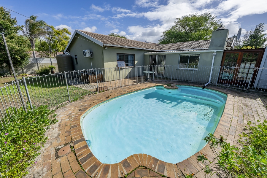 4 Bedroom Property for Sale in Protea Heights Western Cape